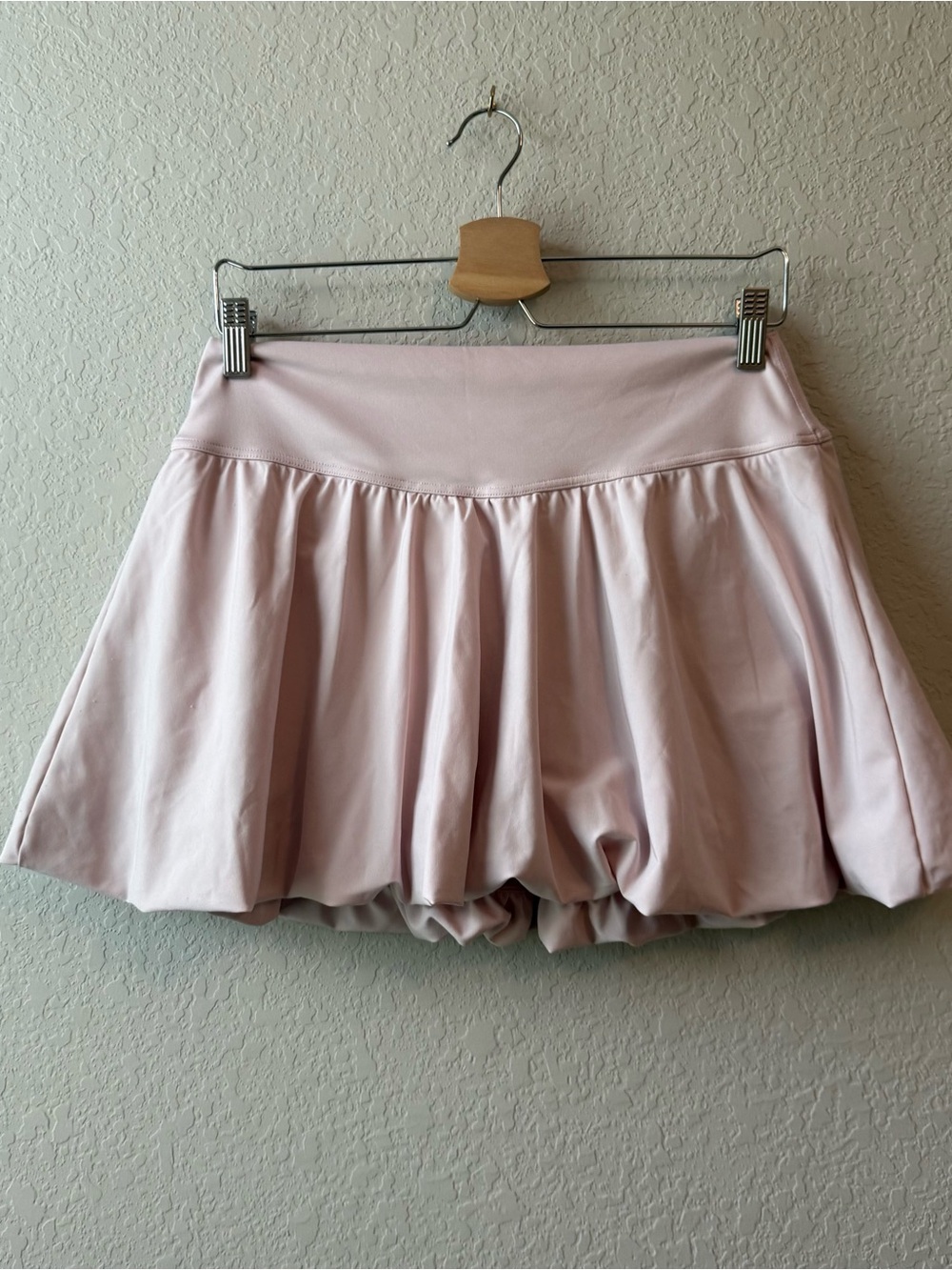 Gilly Hicks Soft Blush Bubble Active Skort